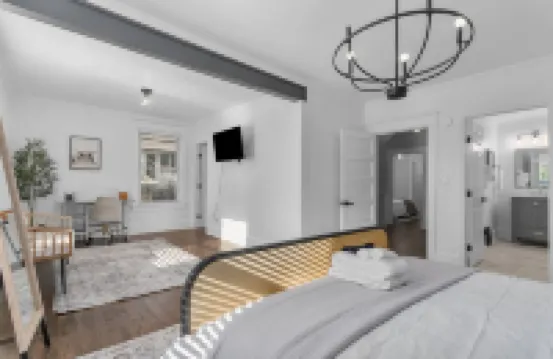 Charming Modern Craftsman Escape with Spacious Living - Delightful Haven