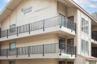 Ski in Access and Scenic Views - Charming Alpine Retreat