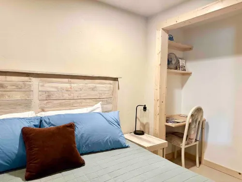 Private Patio with Breathtaking Valley Views - Stunning Lodge Hotels in Whitehall