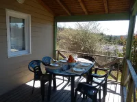 Large furnished cottage with covered terrace and parking space Hotels in Beynat