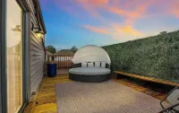 Spacious Highland Park Hideaway - 3 Bedroom - Sleeps 9 - Rooftop Deck
