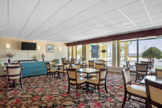 Quality Inn & Suites Near Lake Eufaula