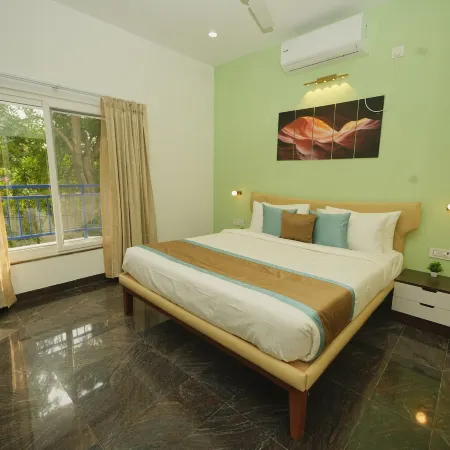 Bay Breeze Suites