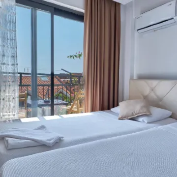 Caretta PANSİYOn Hotels near Big Pebble Beach