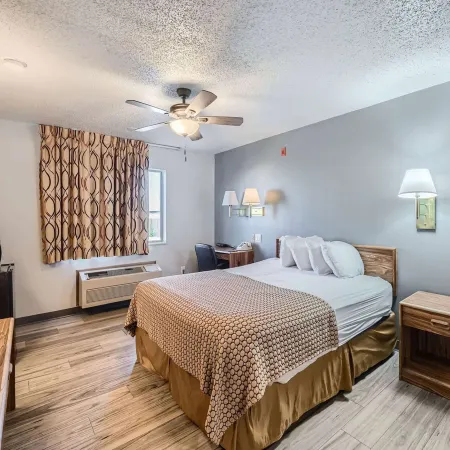 Travelodge by Wyndham Longmont