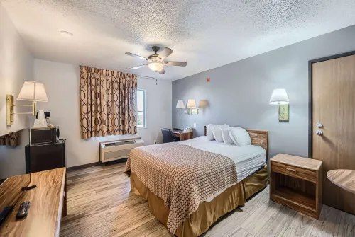 Travelodge by Wyndham Longmont