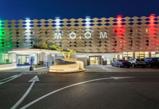 모옴 호텔 외관