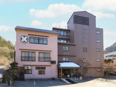 Kakeyu Onsen Kutsurogi No Yado Kuroiwa Ryokan Các khách sạn ở Ueda