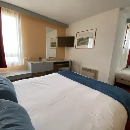 Brit Hotel Essentiel Moulins Avermes Отели в г. Аверм