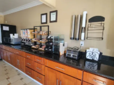 Marinwood Inn & Suites Hotels in Novato