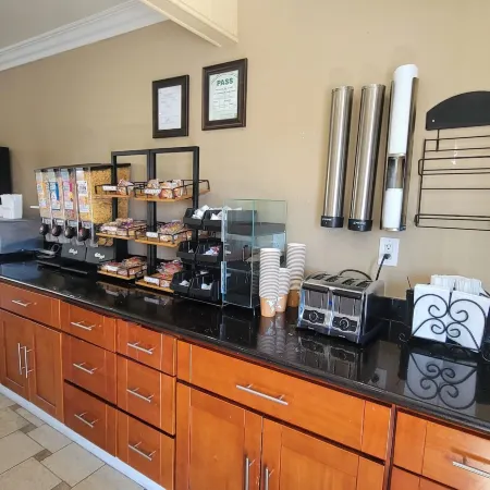 Marinwood Inn & Suites