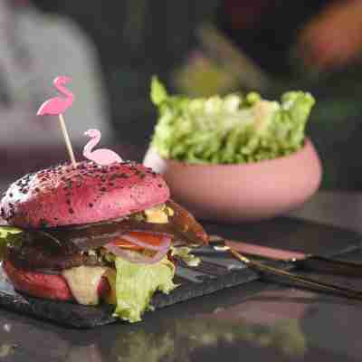 Moxy Sion Dining/Meeting Rooms