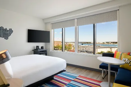 Aloft Portland Downtown Waterfront ME
