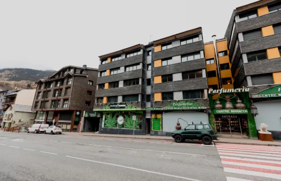 彼埃爾和瓦卡恩斯商貿中心