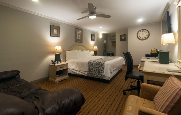 Atrium Inn