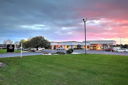 The Lux Hotel & Conference Center, Ascend Hotel Collection