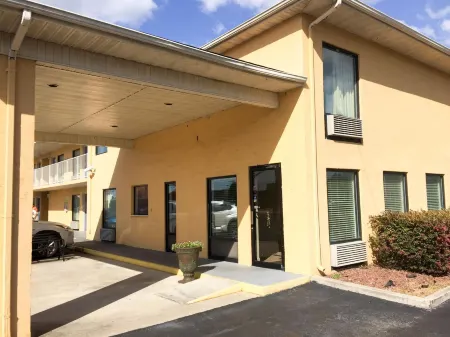 Motel 6 Macclenny, FL Отели в г. Бейкер