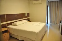 Kamur Plaza Hotel Hotels in Goianesia