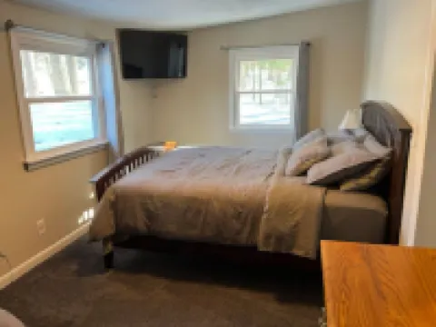 2 Queen and 2 Twin Beds