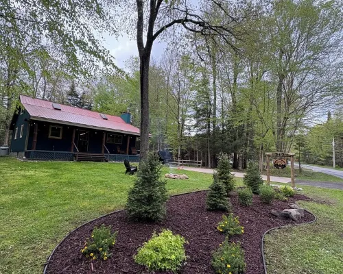 Charming ADK Retreat Walking Distance to Town and River ウェッブのホテル