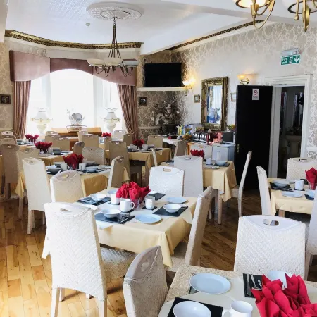 Castle Lodge Guest House 86-88 Sheil Rd L6 3AF Отели рядом с достопримечательностью «Стадион «Энфилд»»
