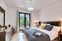 2 Bedrooms - Sleeps 4 - Garden and Pool with View