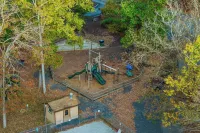 Somerset Lodge by Avantstay Hot Tub, Lake Access + Community Amenities