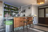 The Life Hotel - bar