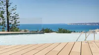 Castelo Suites Hotel