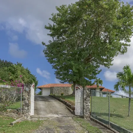 Spanish-Style Ocean View Villa Set in Garden - Calypso Court 3 Bedroom Villa by RedAwning