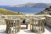 Nasta Suites & Villas Intentional Living Mykonos - vue sur la montagne