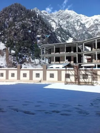 Al Hafiz Resorts Naran Отели рядом с достопримечательностью «Naran Valley»