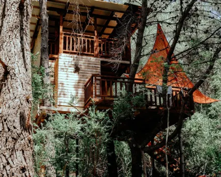 TreeHouses Ljubač Glamping Robinson Hotels in Opcina Razanac
