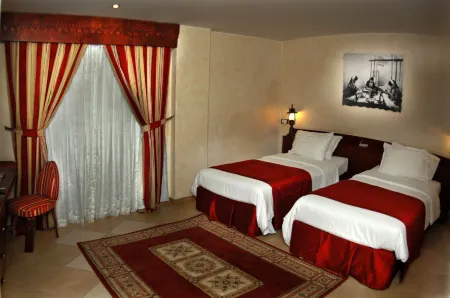 Al Liwan Suites