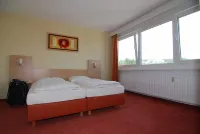 Opal Hotel Hotels in Neubrücke