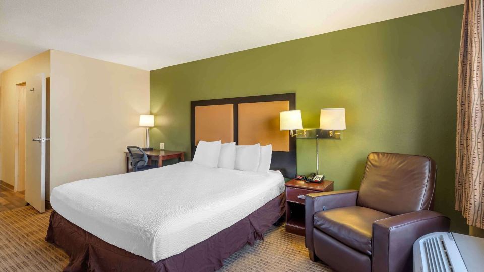 Extended Stay America Suites - Chicago - Woodfield Mall