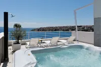 Private Seaside Jacuzzi Villa Anadea -  Ferienhäuser