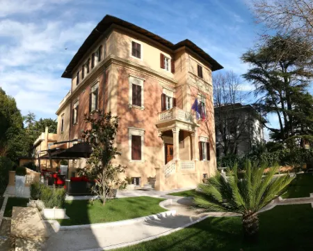 Unahotels Villa dei Platani Foligno Hotels in Foligno