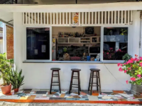 MDF Beach Resort and Day Tours Hotéis em Samboan