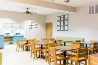 Country Inn & Suites by Radisson, Helen, GA - Desayuno