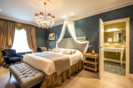 Luxury Boutique Hotel de Castillion