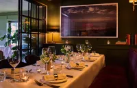 The Mitre, Hampton Court - breakfast