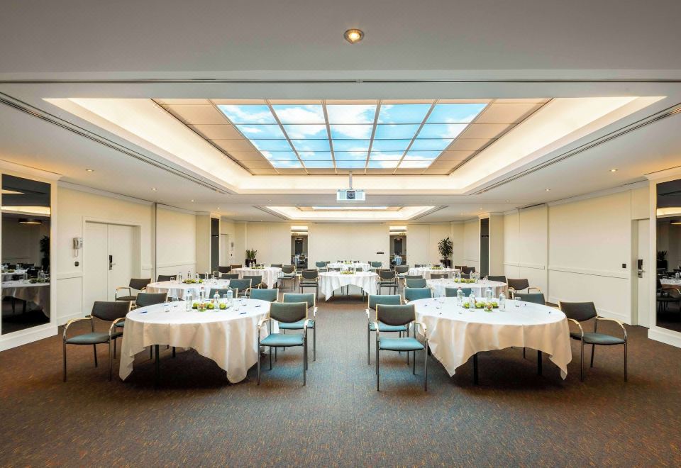 NH Brussels Carrefour de L Europe Over view