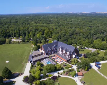 "東方森林"領域，羅吉斯酒店，餐廳，SPA和高爾夫 奧布省酒店