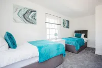 Elthorne Luxury Apartments Hotels near Brunel University London