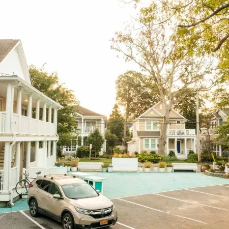 Canalside Inn