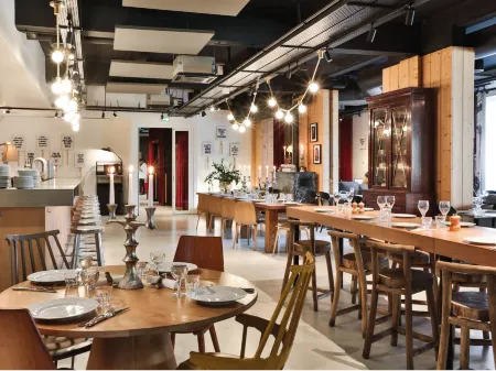 Mob Hotel Paris les Puces Отели рядом с достопримечательностью «Alstom»