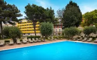 Remisens Hotel Epidaurus-All Inclusive - ビーチサイド