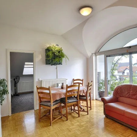 Family Guesthouse GreenSLO