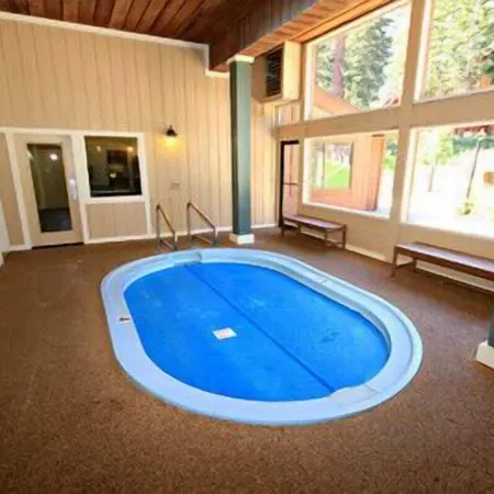 Mammoth Ski & Racquet Club